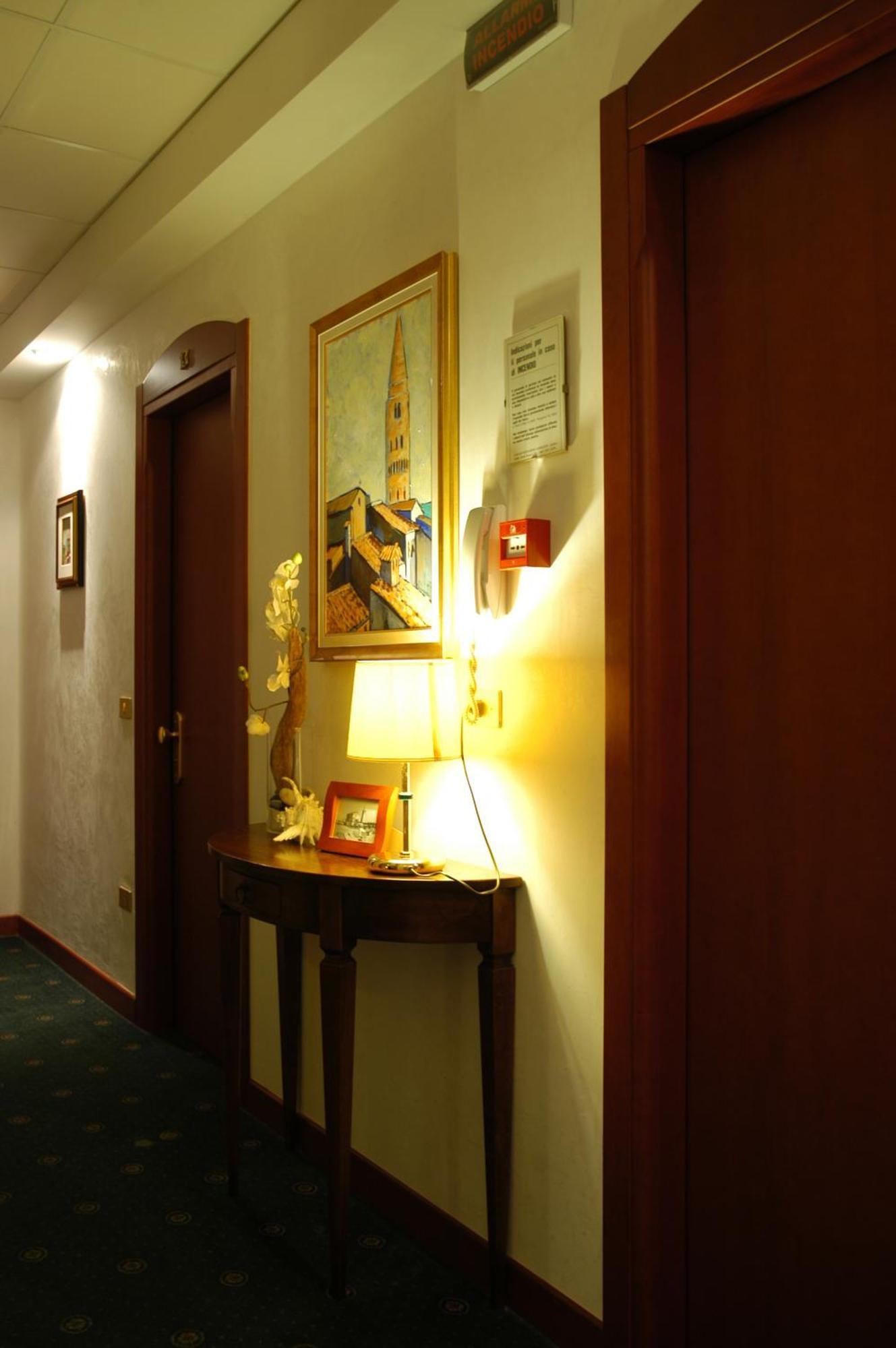 Hotel Da Mario Caorle Exterior photo